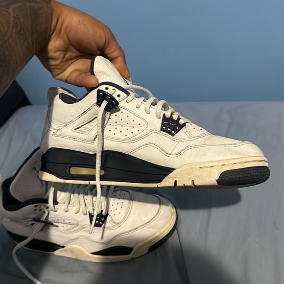 Jordan 4,s size 8.5 - Picture 4 of 6